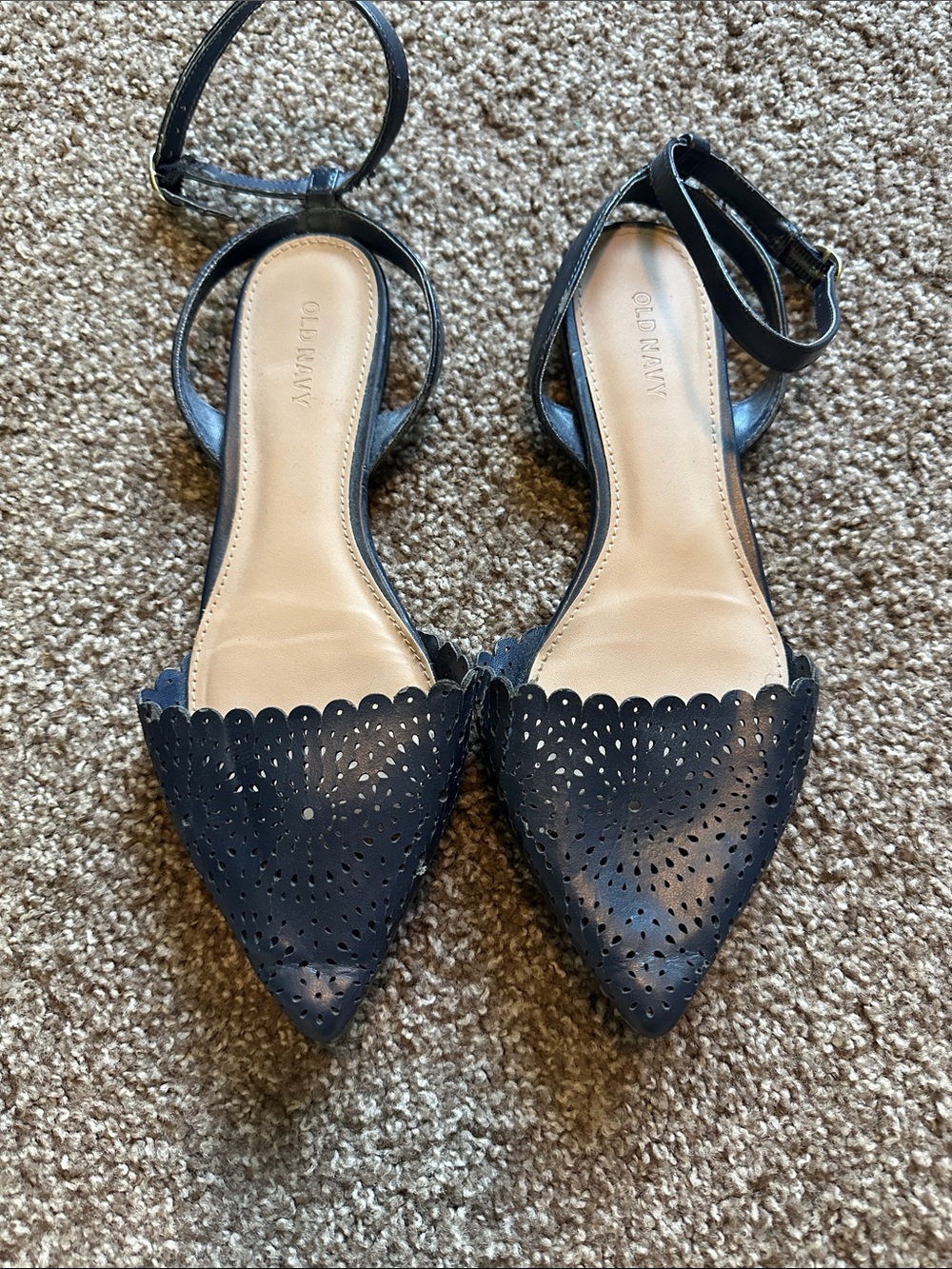 Old Navy Laser-Cut Pointed-Toe Ankle-Strap Flats, Size 7